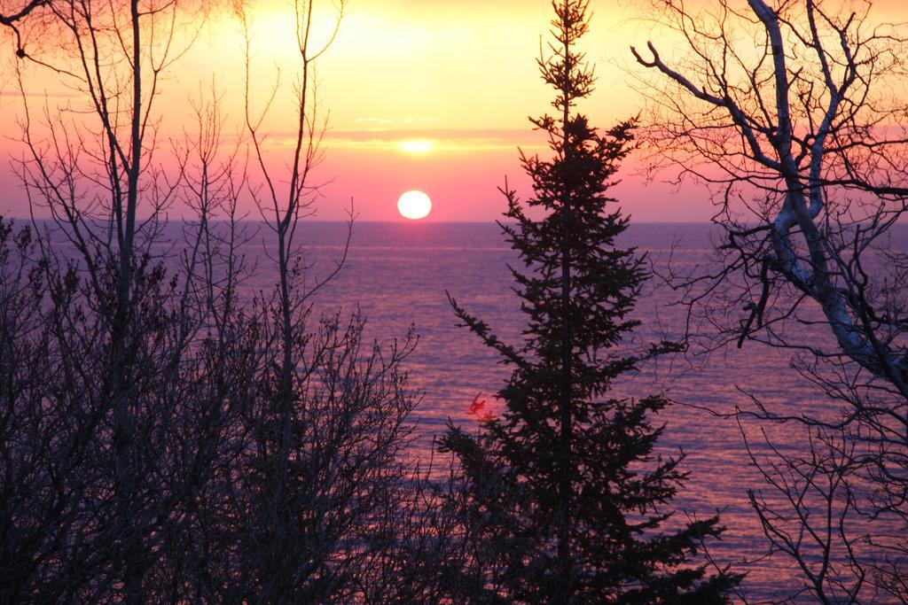 Cliff Dweller On Lake Superior Tofte Exterior photo