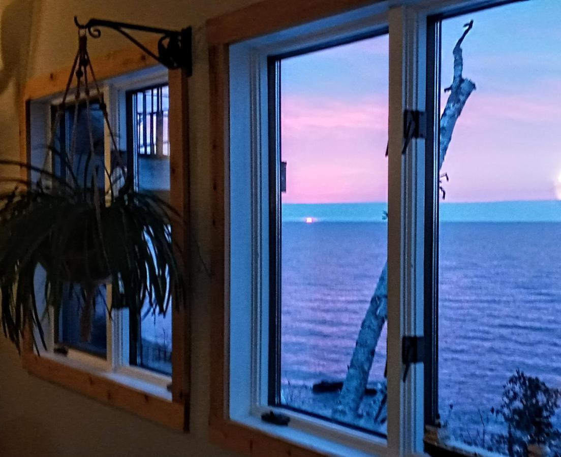 Cliff Dweller On Lake Superior Tofte Exterior photo